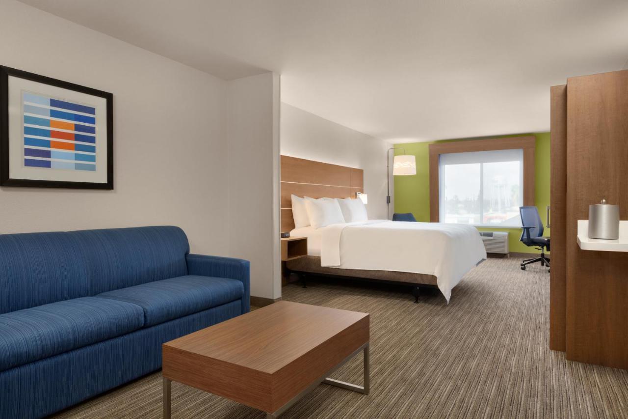King Suite with Sofa Bed